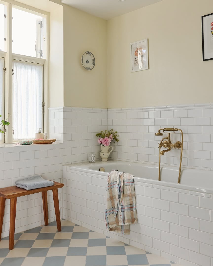 Tile Victorian Glazed